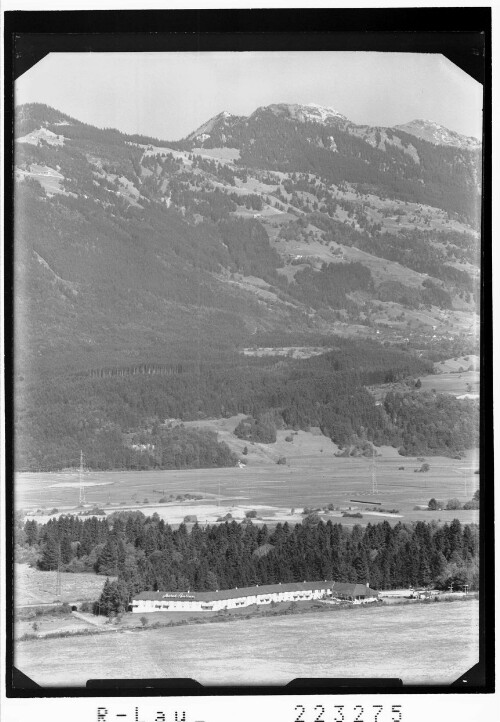 [Motel Galina bei Nenzing gegen Hoch Gerach und Hüttenkopf]