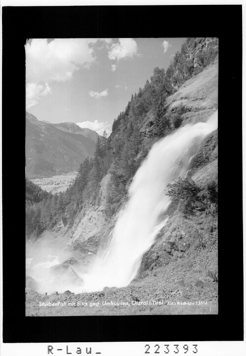 Stuibenfall mit Blick gegen Umhausen / Ötztal in Tirol