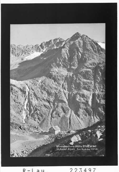 Winnebachsee Hütte 2362 m mit Stubaier Alpen