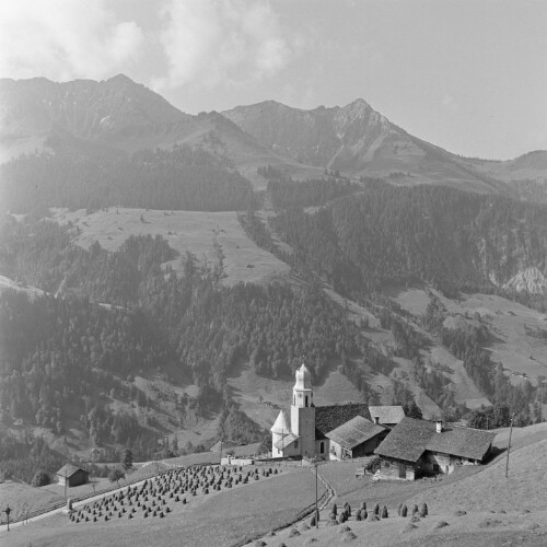 Fontanella - Kirchberg, Kirche, Pfarrhof