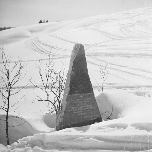 Winterlandschaft, Gedenkstein