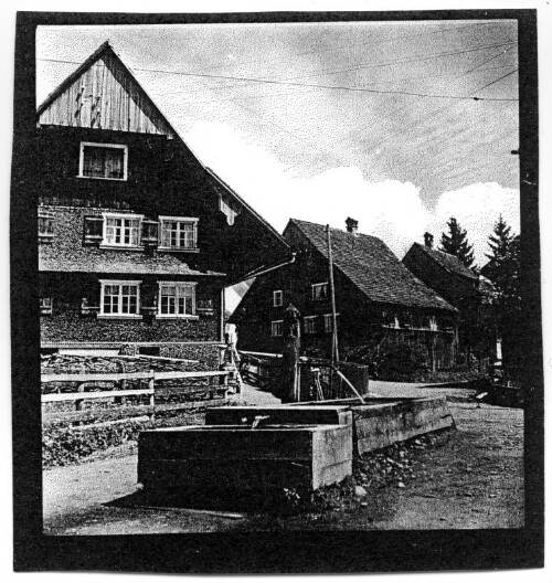 Dornbirn, Kehlegg 28 (links), Kehlegg 17 (rechts)