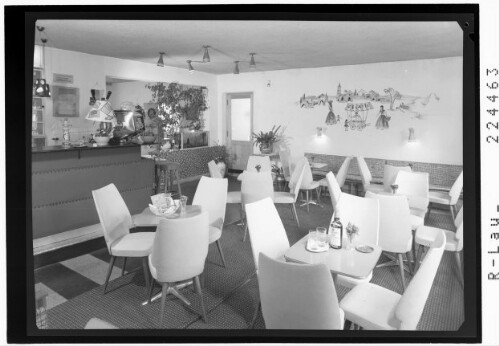 [Cafe im Hotel Grieserhof in Gries am Brenner / Tirol]
