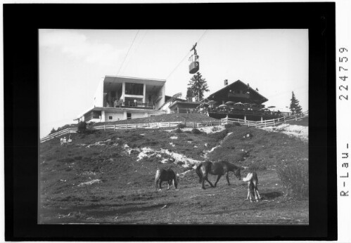 [Roßhütte mit Härmelekopfbahn bei Seefeld / Tirol]