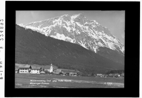 Wildermieming in Tirol gegen Hohe Munde / Mieminger Plateau
