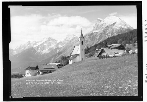 Mösern in Tirol mit Mieminger Kette und Hohe Munde 2661 m