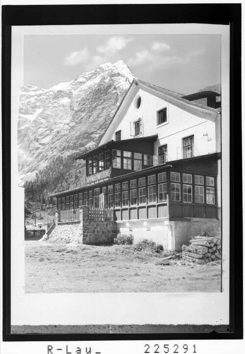 [Alpengasthof Lüsens in Lüsens gegen Lüsenser Fernerkogel / Tirol]