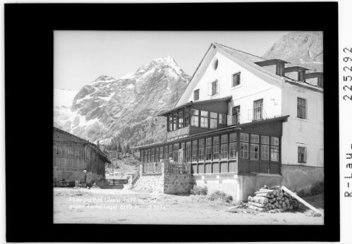 Alpengasthof Lüsens 1639 m / Tirol gegen Fernerkogel 3192 m