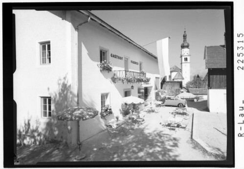 [Gasthof Falkner mit Pfarrkirche in Ranggen / Tirol]