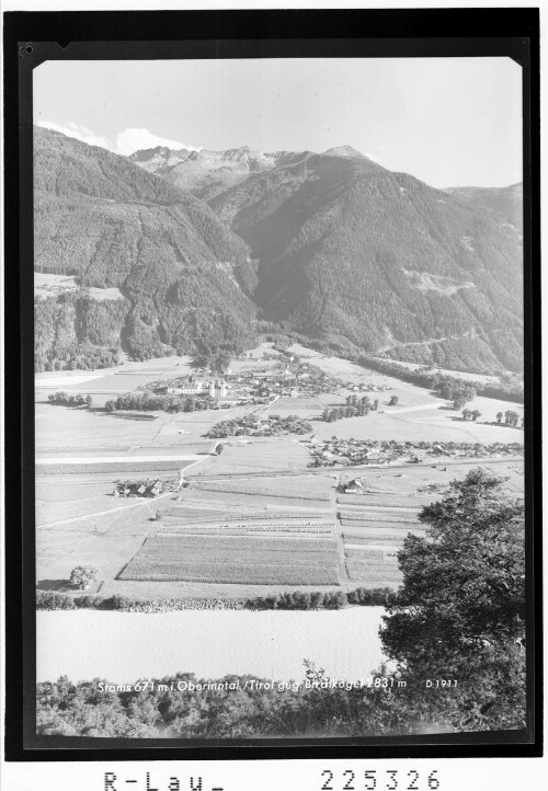 Stams 671 m im Oberinntal / Tirol gegen Birchkogel 2831 m : [Stams gegen Pirchkogel und Predigtstuhl]