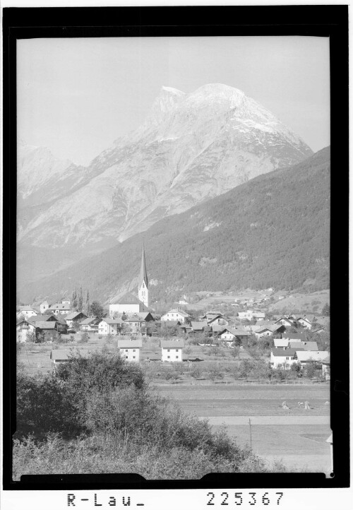 [Inzing in Tirol gegen Hohe Munde]