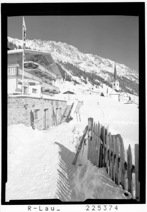 [Alpengasthof Hubertus in St. Sigmund im Sellrain mit Blick zur Peiderspitze / Tirol]