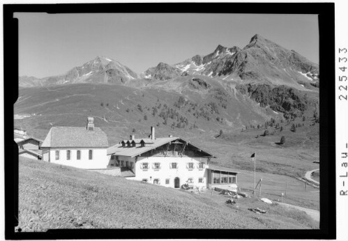 [Kühtai in Tirol / Hotel Jagdschloß gegen Gaiskogel und Pockkogel]
