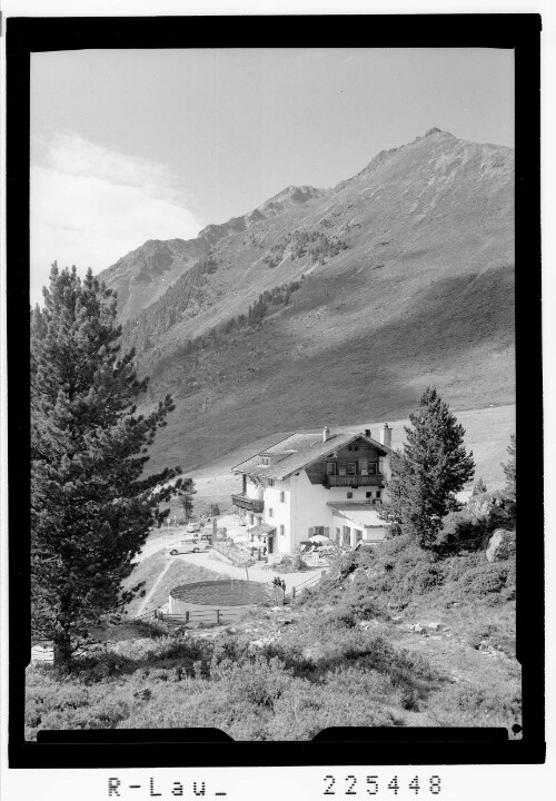 [Kühtai in Tirol / Gasthof Kühtaier Schlößl gegen Grieskogel]