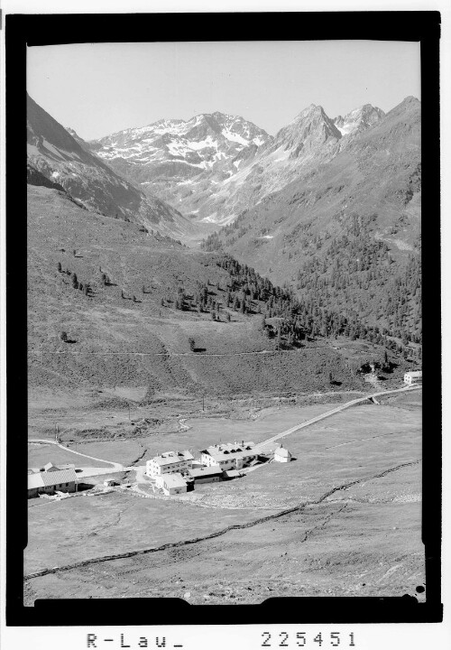 [Kühtai in Tirol gegen Hochreichkopf]