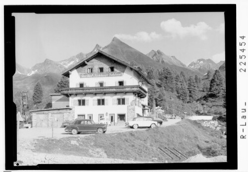 [Kühtai in Tirol / Gasthof Kühtaier Schlößl gegen Pockkogel und Schöllekogel]