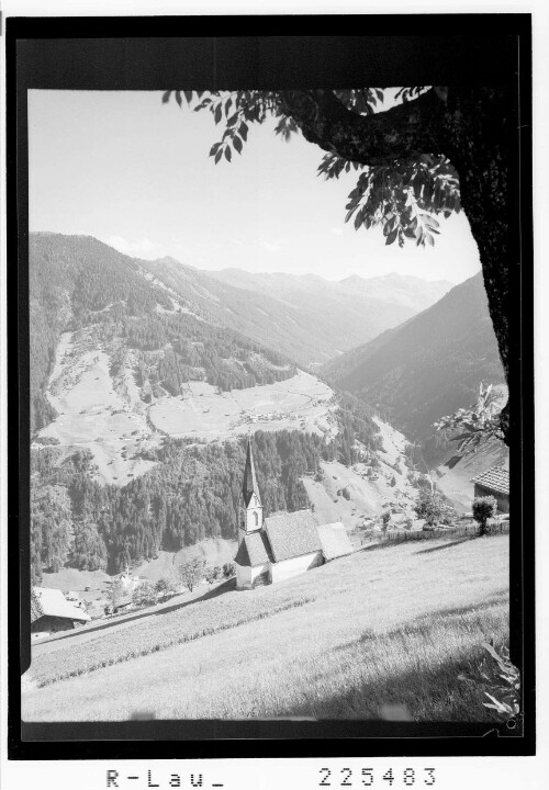 [St. Quirin bei Sellrain im Sellraintal gegen Tanneben und das Fotschertal mit Schafkogel und Schwarzhorn / Tirol]