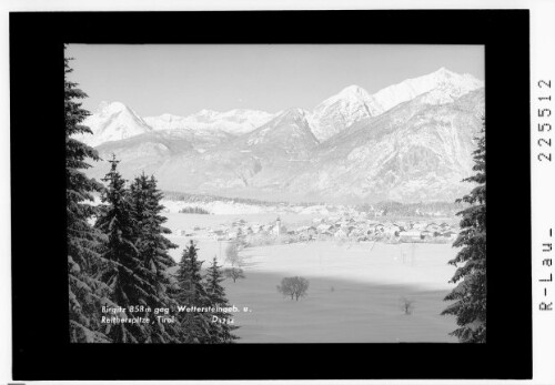 Birgitz 858 m gegen Wettersteingebirge und Reitherspitze / Tirol