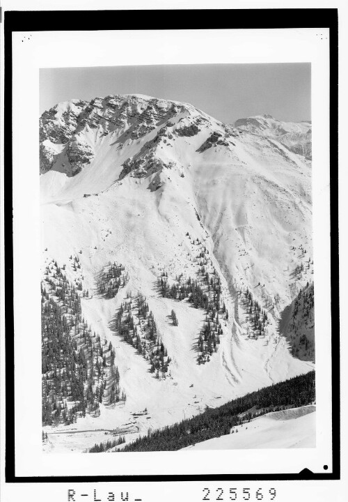 [Lizumer Alm in der Axamer Lizum gegen Birgitzköpflhütte und Nockspitze / Tirol]