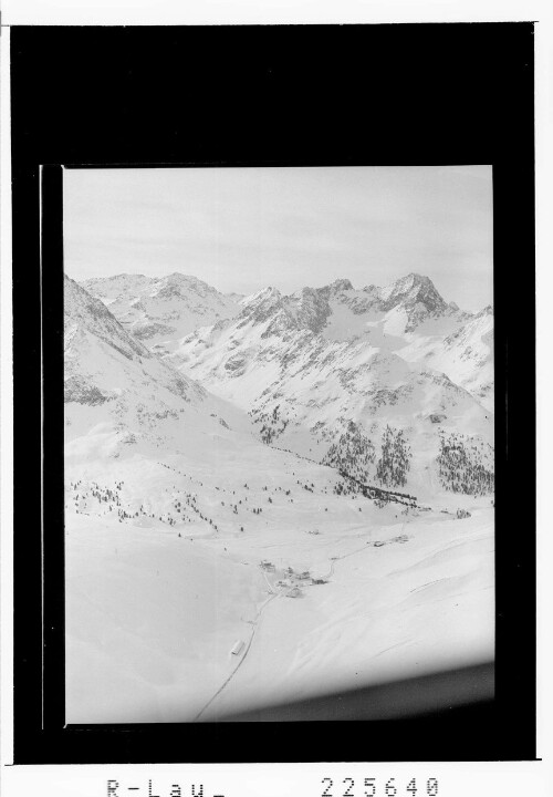 [Kühtai in Tirol mit Hoher Wasserfalle und Acherkogel]