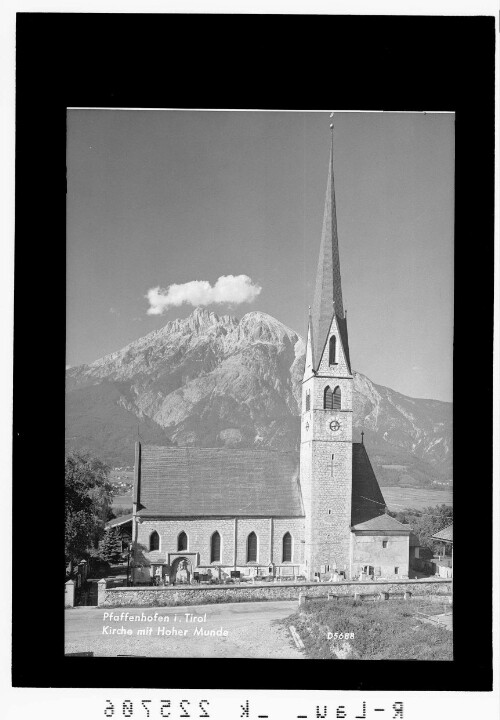 Pfaffenhofen in Tirol / Kirche mit Hoher Munde