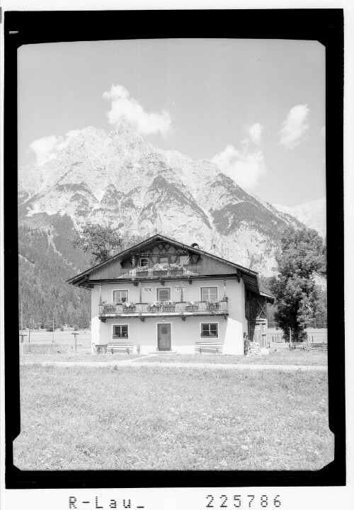 [Leutasch - Arn / Haus Olmrausch gegen Ofelekopf / Tirol]