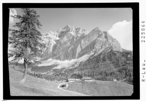 [Hallerangeralm gegen Speckkarspitze / Tirol]