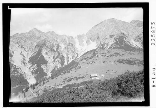 [Solsteinhaus gegen Kuhlochspitze und Erlspitze / Tirol]