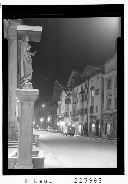 [Weihnachtsbeleuchtung in Telfs / Tirol]