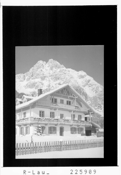 [Leutasch - Lehner / Fremdenheim Lehnerhof gegen Ofelekopf / Tirol]