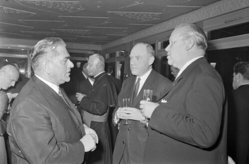 Amtsantritt des niederländischen Honorarkonuls Josef Bertsch im Schloßhotel Dörflinger in Bludenz