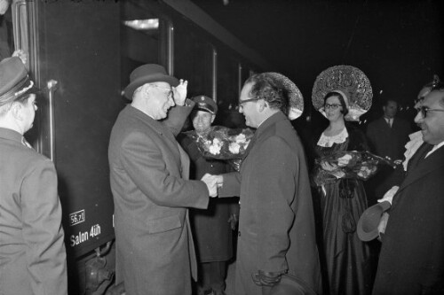 Begrüßung von Bundespräsident Franz Jonas am Feldkircher Bahnhof