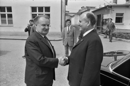 Bundeskanzler Josef Klaus besucht das Stickerunternehmen Otten in Hohenems