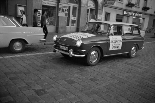 Demonstration gegen die Besetzung der CSSR am Bregenzer Kornmarktplatz