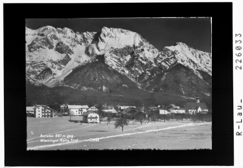 Barwies 881 m gegen Mieminger Kette / Tirol