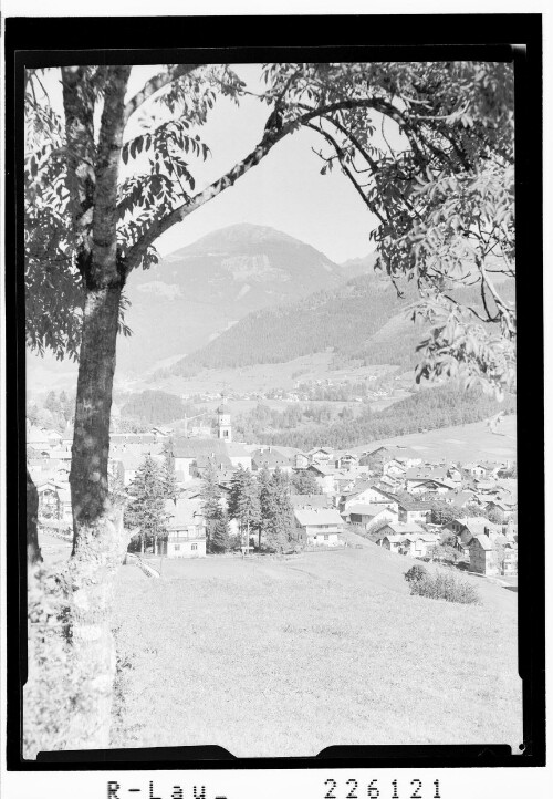 [Fulpmes im Stubaital gegen Patscherkofel / Tirol]