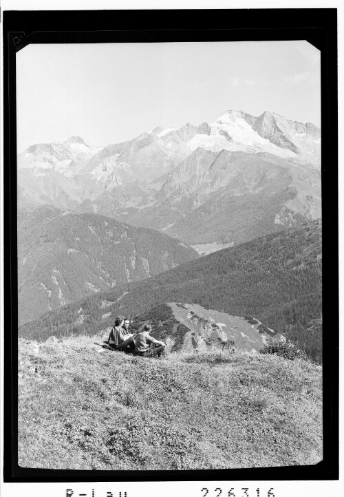 [Blick vom Padasterjoch gegen Hohen Riffler und Olperer / Tirol]