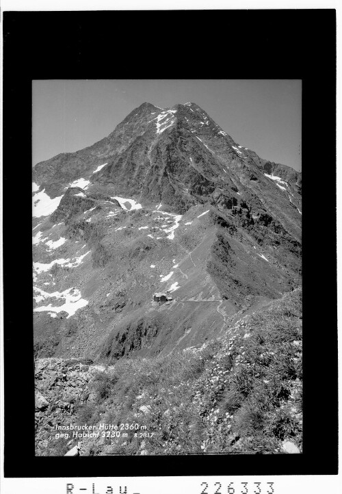 Innsbrucker Hütte 2360 m gegen Habicht 3280 m