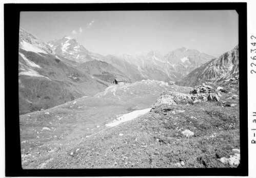 [Tribulaun Hütte gegen Habicht und Kirchdachspitze / Tirol]