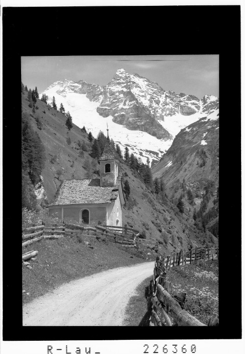 Vals / Kellerkapelle gegen Olperer 3480 m und Fußstein 3381 m : [Kelderkapelle in Innervals]