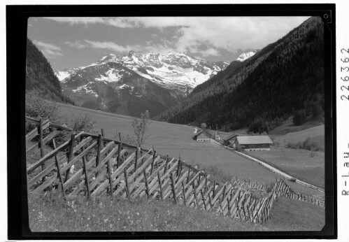 [Im Valsertal / Blick gegen Schrammacher und Hohe Wand / Tirol]