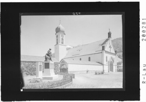 [Pfarrkirche in Andelsbuch]