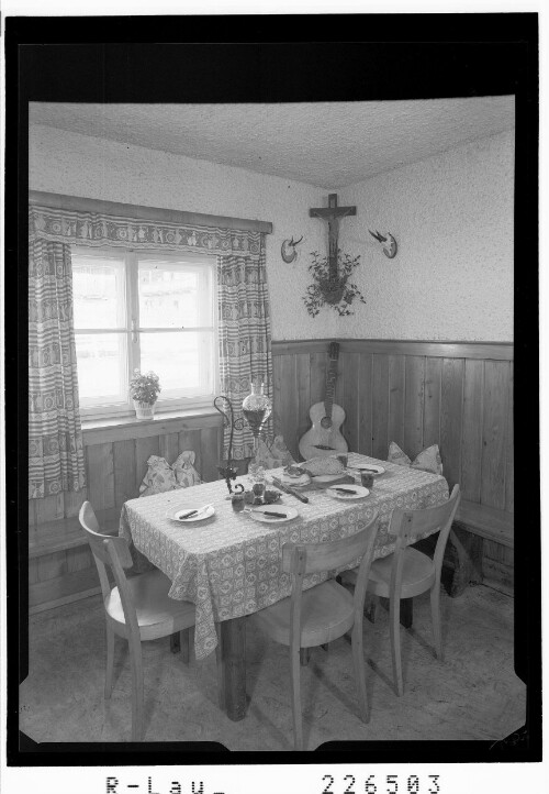 [Navis in Tirol / Gasthof Jenewein / Speisezimmer]