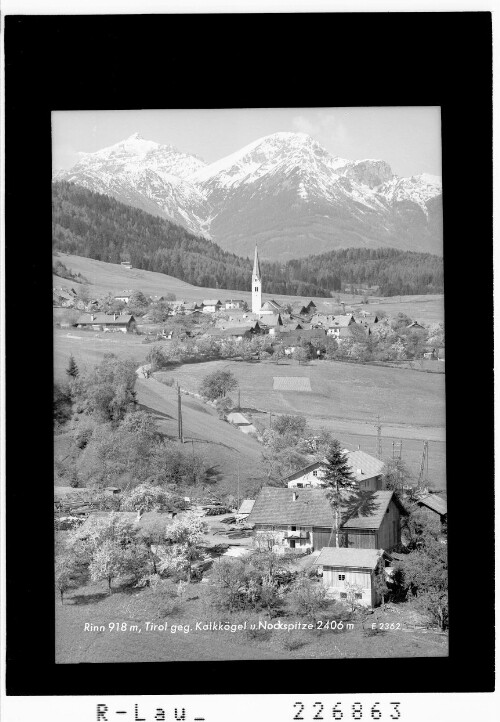 Rinn 918 m / Tirol gegen Kalkkögel und Nockspitze 2406 m