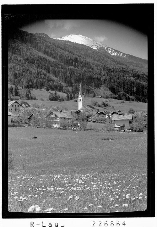 [Rinn ob Hall in Tirol gegen Patscherkofel]