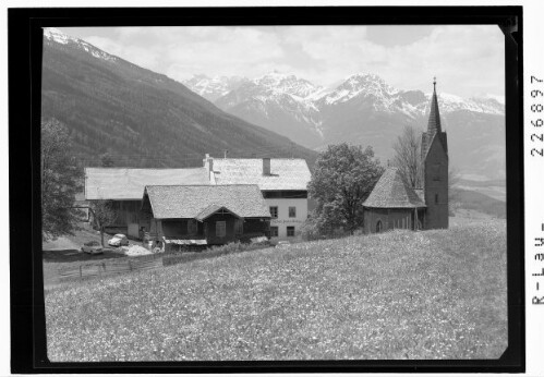 [Gasthof Windegg bei Tulfes ob Hall in Tirol gegen Stubaier Alpen mit Kalkkögel und Nockspitze]