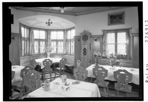 [Weinstube im Berghotel Fritznerhof / Fritzens im Unterinntal Tirol]