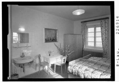 [Fremdenzimmer im Berghotel Fritznerhof / Fritzens im Unterinntal / Tirol]