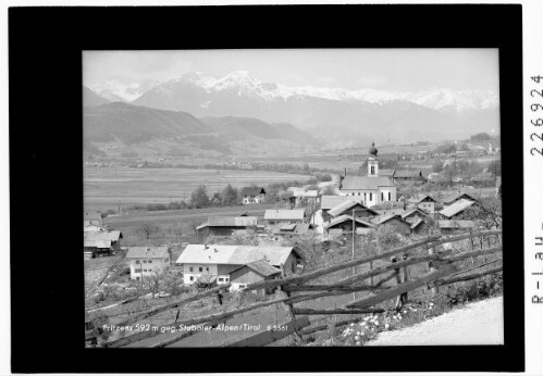 Fritzens 592 m gegen Stubaier Alpen / Tirol