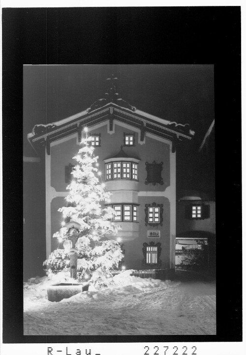 [Christbaum in Reith im Alpbachtal bei Brixlegg / Tirol]